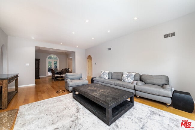 Foto del edificio - 1358 Holmby Ave