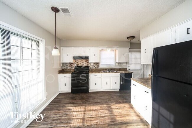 Building Photo - 4504 Laird Dr