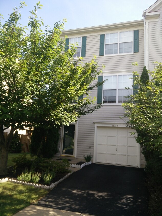 Primary Photo - 21739 Kings Crossing Terrace