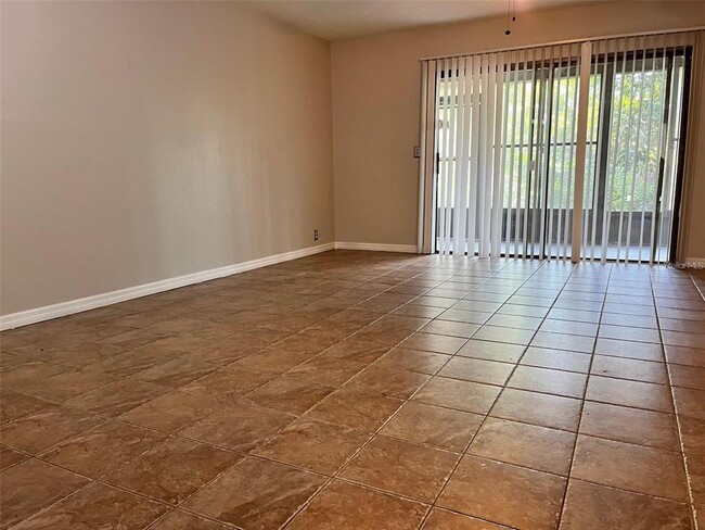 Foto del edificio - 407 Sheoah Blvd