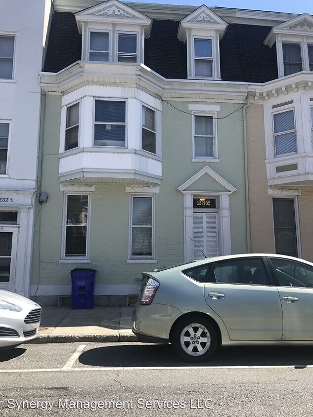 Foto principal - 232 N Potomac St