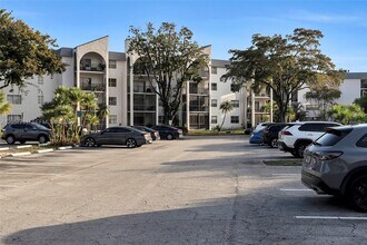 Building Photo - 3300 Spanish Moss Terrace