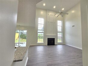 Building Photo - 4010 Ridgefair Dr