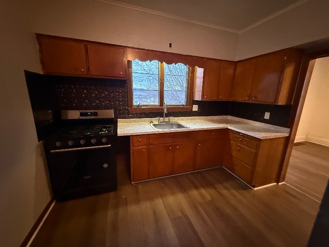 Building Photo - 109 College Ave