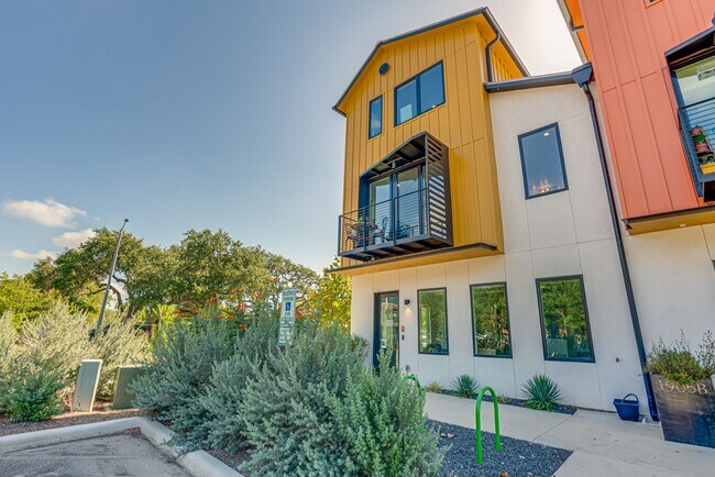 Building Photo - 1905 Dutton Drive