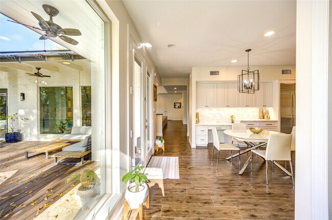 Building Photo - 1019 Ivy Wall Dr