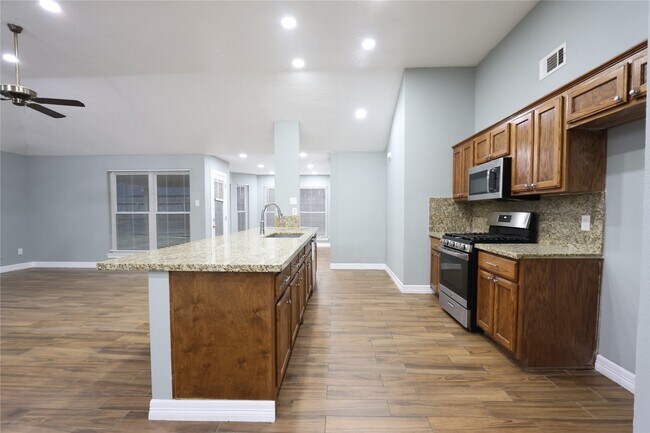 Foto del edificio - 16307 Hidden Gate Ct