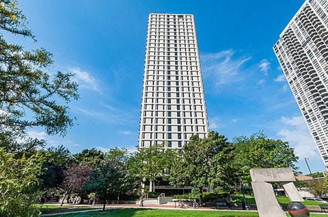 Building Photo - 1960 N Lincoln Park W