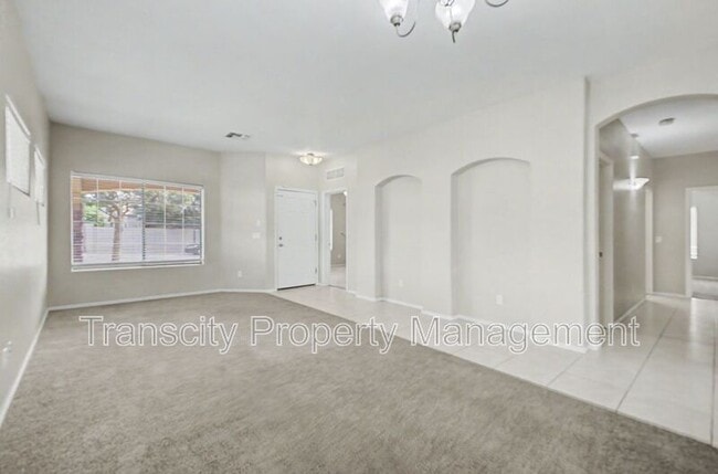 Building Photo - 4164 E Claxton Ave