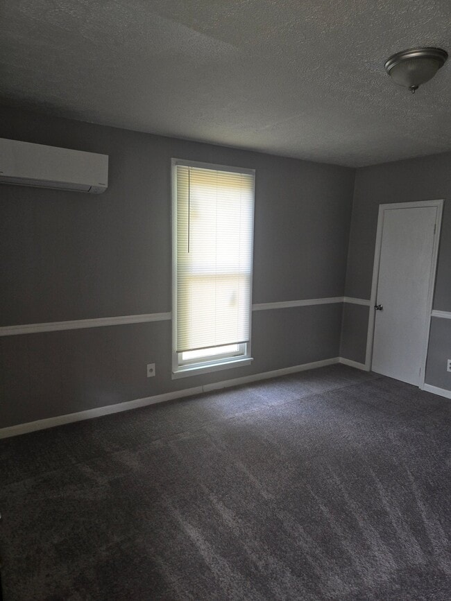 Building Photo - 2123 Highland Ave