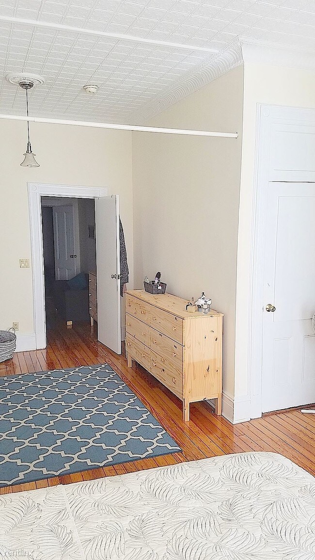 Building Photo - 2 br, 1 bath  - 3050 23rd St 3L