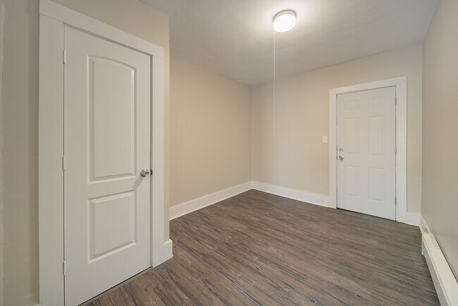 Building Photo - 121 Clemente St