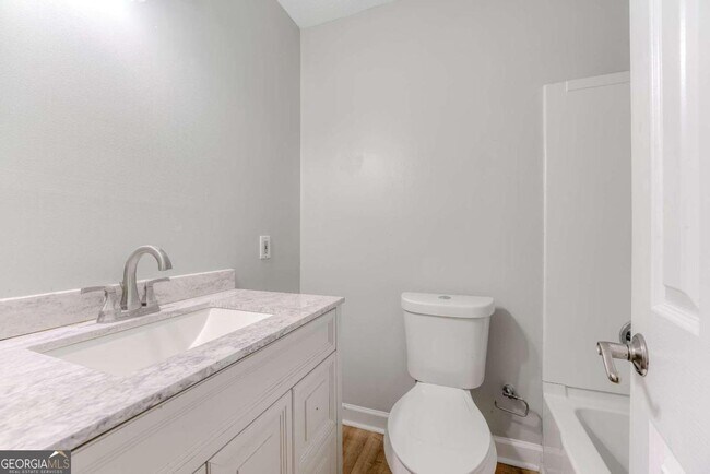 Building Photo - 2505 Skyland Trail NE