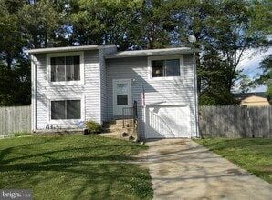 Building Photo - 5 Tenby Ct