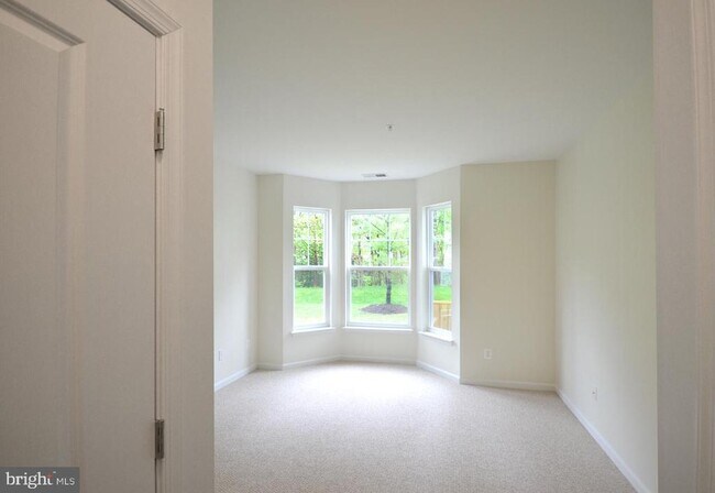 Foto del edificio - 3527 Piney Woods Pl