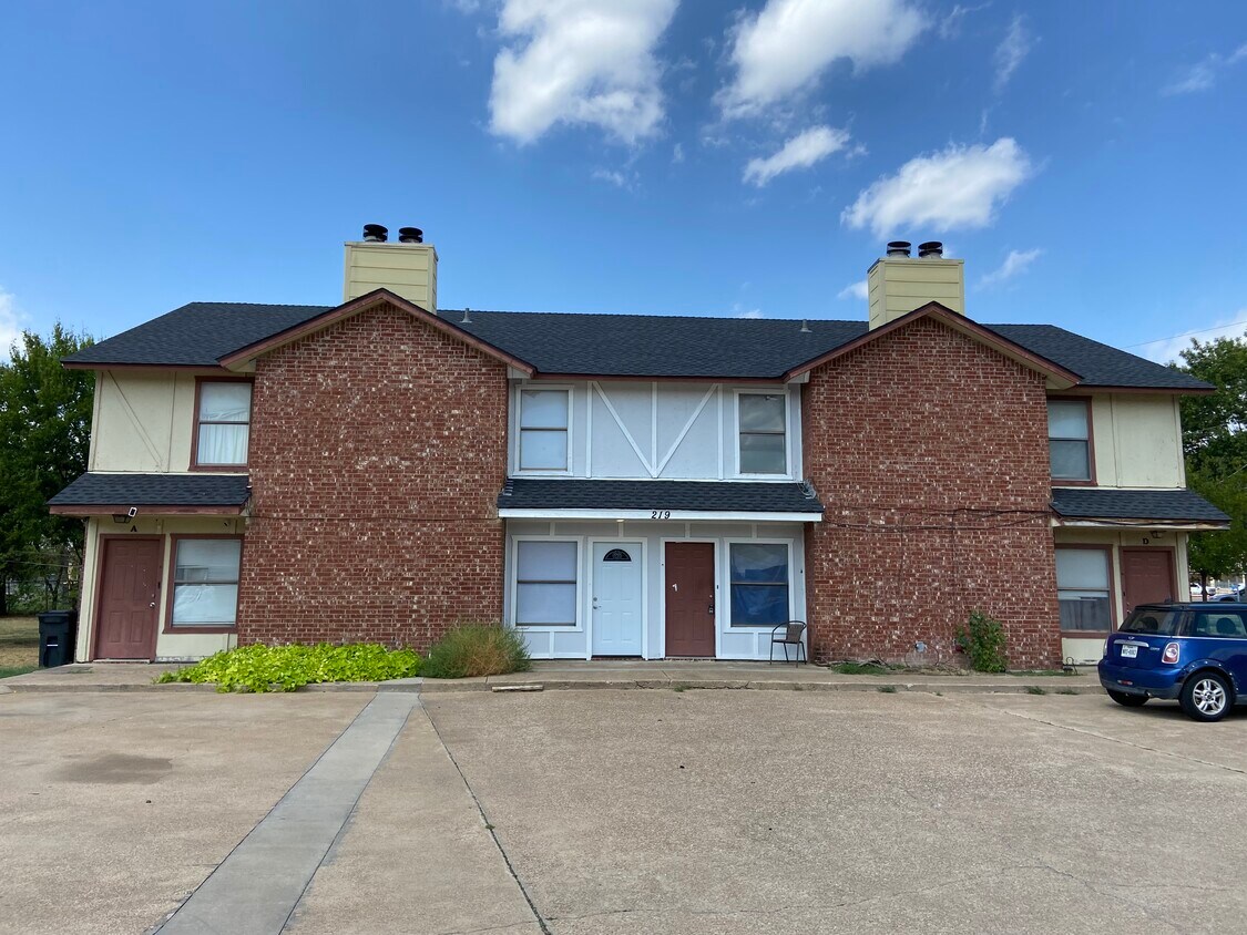 Photo - 219 Meadow Ct (Keller, TX)
