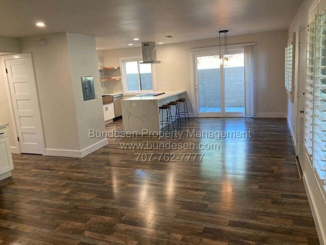 Building Photo - 126 Blue Wing Dr