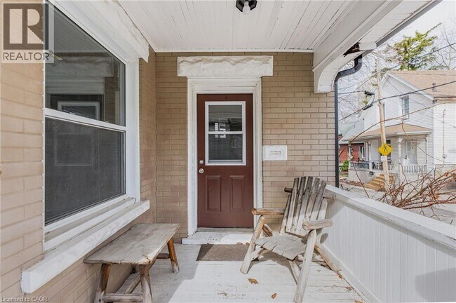 Building Photo - 14 Hermie Pl