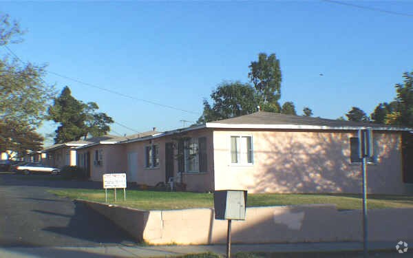 Primary Photo - 388 Pomelo Ave