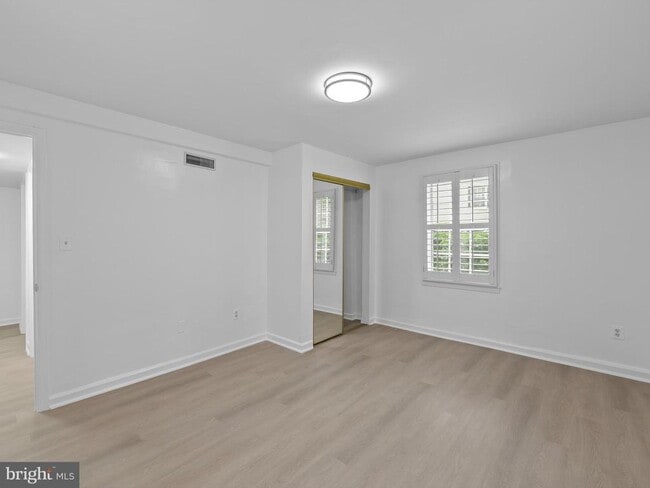 Building Photo - 708 S Arlington Mill Dr