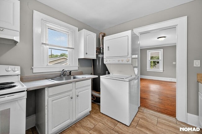 Building Photo - 304 Marstellar St