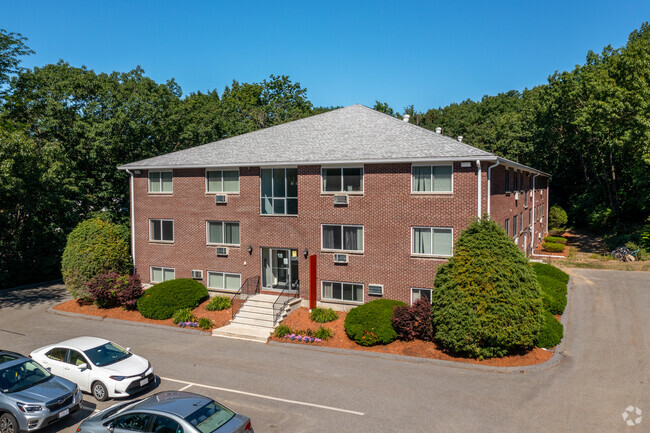 Exterior - Meadow Lane Apartments