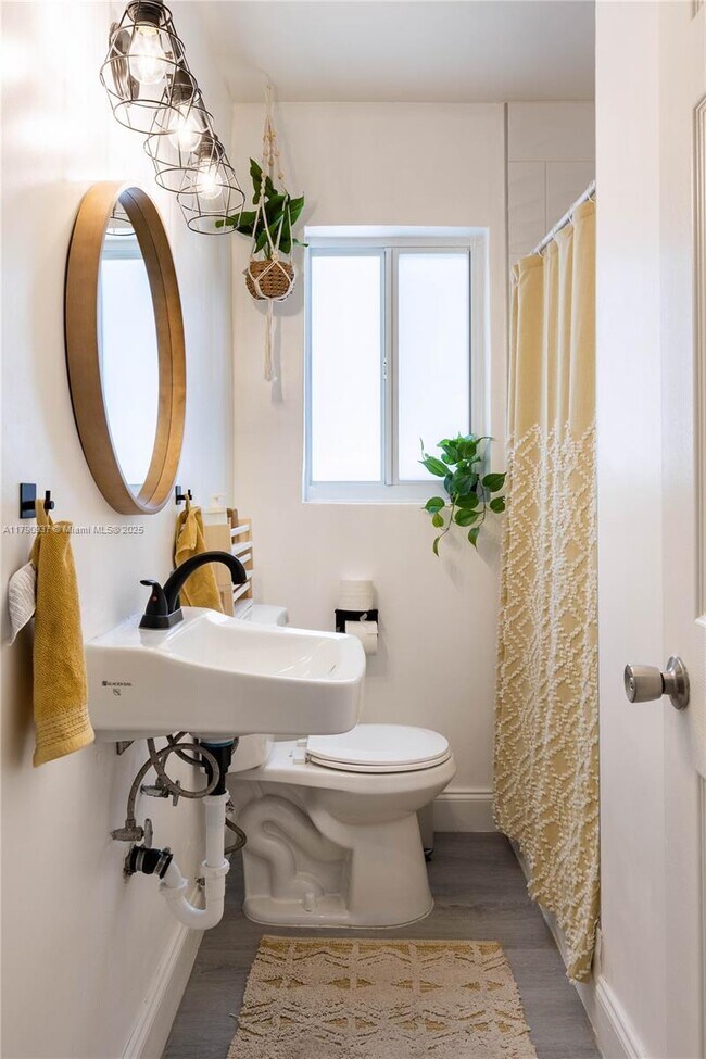 Foto del edificio - 2 bedroom in Dania Beach FL 33004