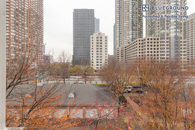 Foto del edificio - 444 Washington Blvd