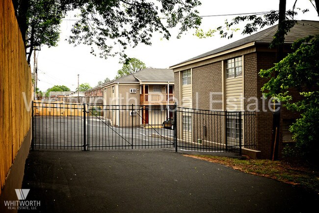 Building Photo - 1112 Hargrove Rd