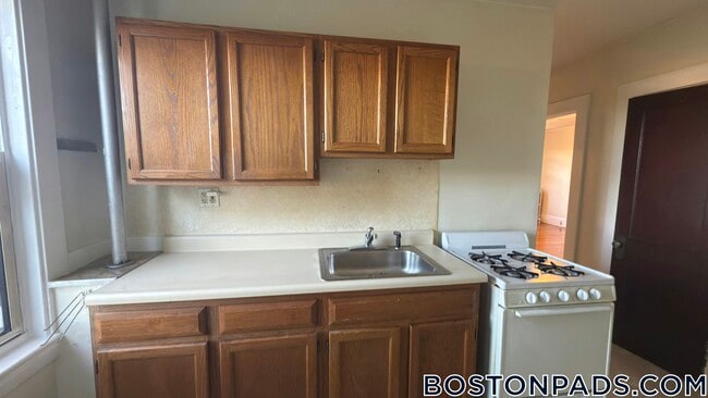 Building Photo - 155 Summer St