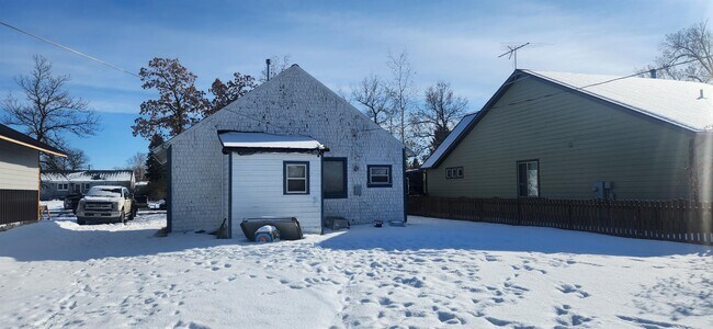 Building Photo - 405 N Quaw Blvd