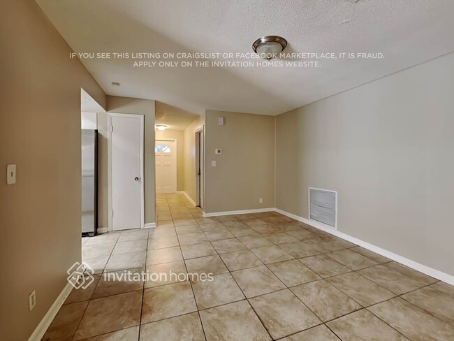 Building Photo - 7616 NW 40th St
