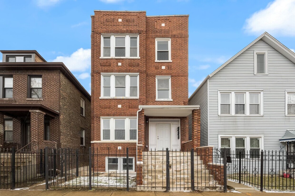 Primary Photo - 3043 W 39th Pl