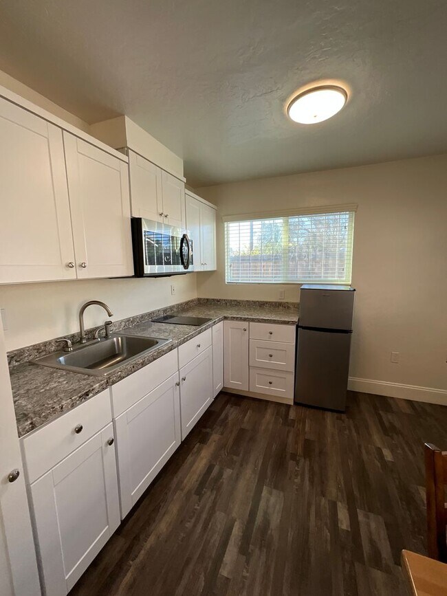 Foto del edificio - 3074 E Terrace Ave