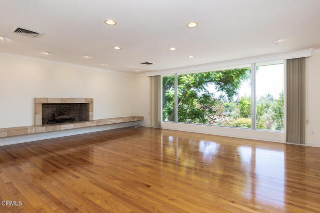 Foto del edificio - 245 Hillside Rd