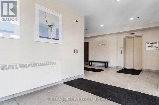 Building Photo - 212 Lakeport Rd