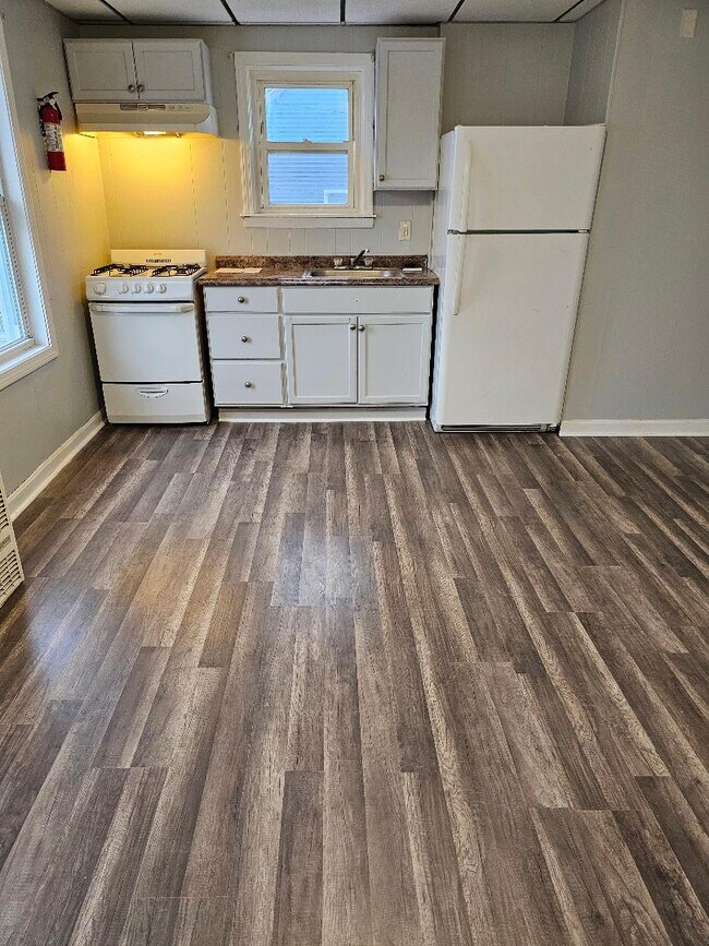 270 5th St Unit 2 l, Fall River, MA 02721 Apartments in Fall River