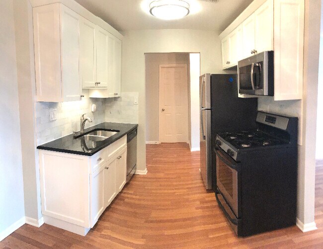 Foto del edificio - 8894 Knight Ave