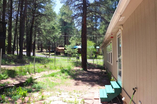 Building Photo - 2820 Toho Trail