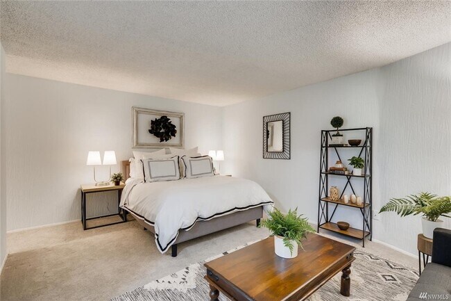 Foto del edificio - 16929 Inglewood Rd NE