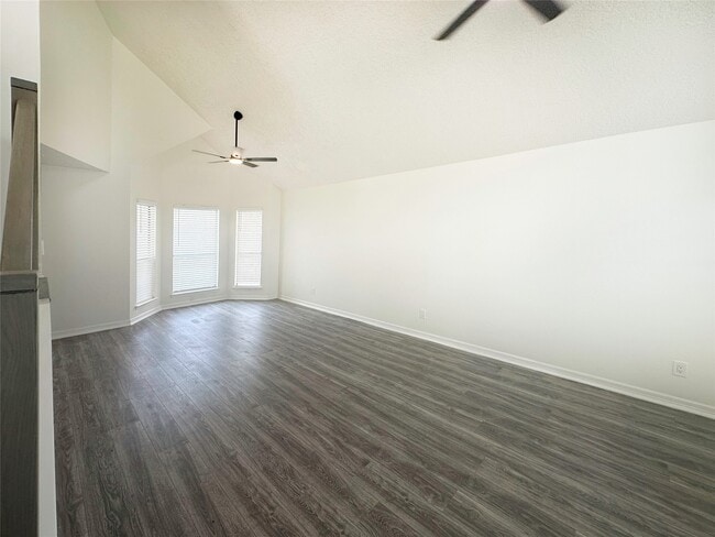 Building Photo - 9843 Stableway Dr