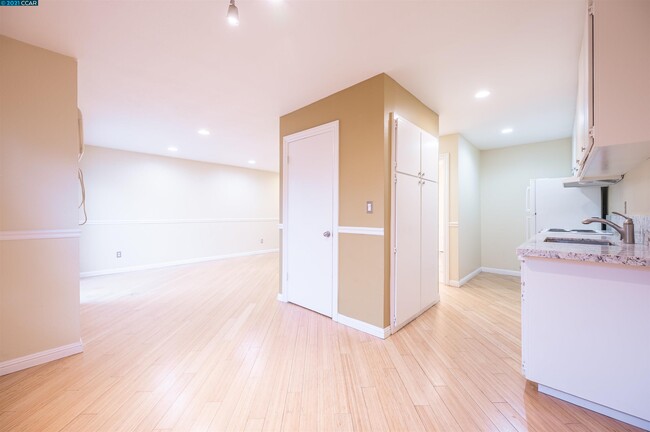 Foto del edificio - 951 Bancroft Rd