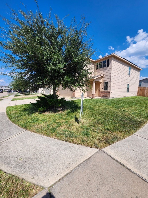 Building Photo - 9902 Waldens Pond Court