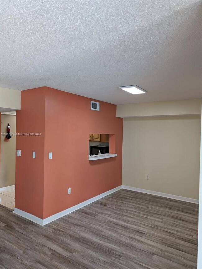 Foto del edificio - 11790 SW 18th St