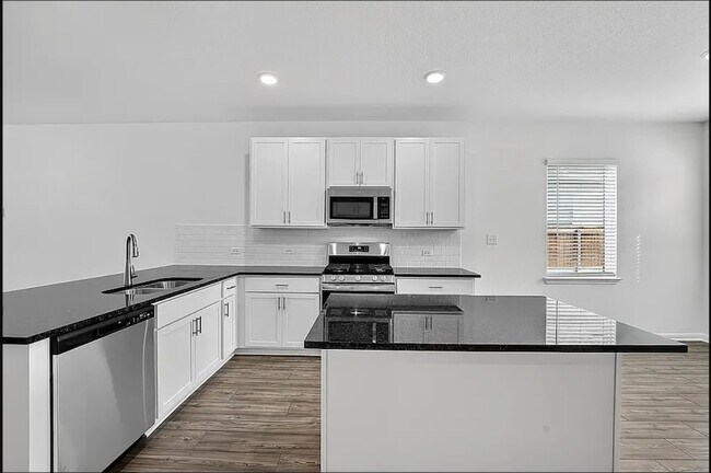 Foto del edificio - 203 Betsy Rd