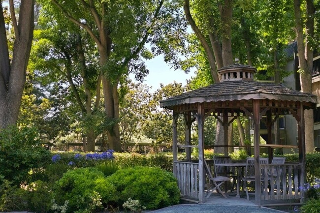 Gazebo - Victoria Gardens