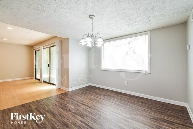 Building Photo - 5515 N Fork Dr SW