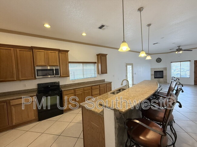 Building Photo - 926 Stahlman Dr