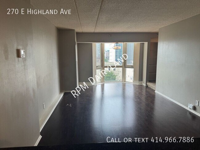 Foto del edificio - 270 E Highland Ave