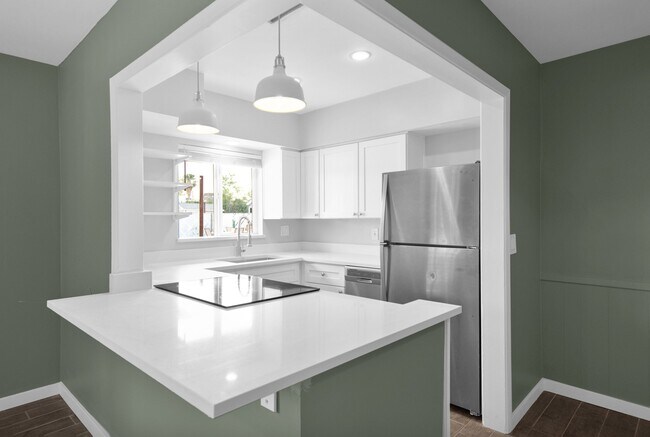 Foto del edificio - 1635 E Oak St